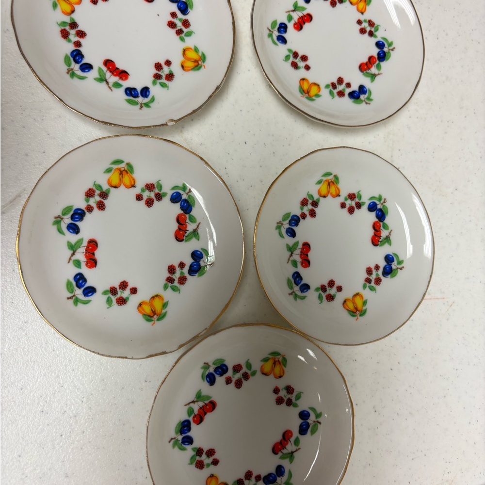 5 Enesco (3 5/8”) Porceline Plates with gold trim and Fruit Wreath Free Shipping
